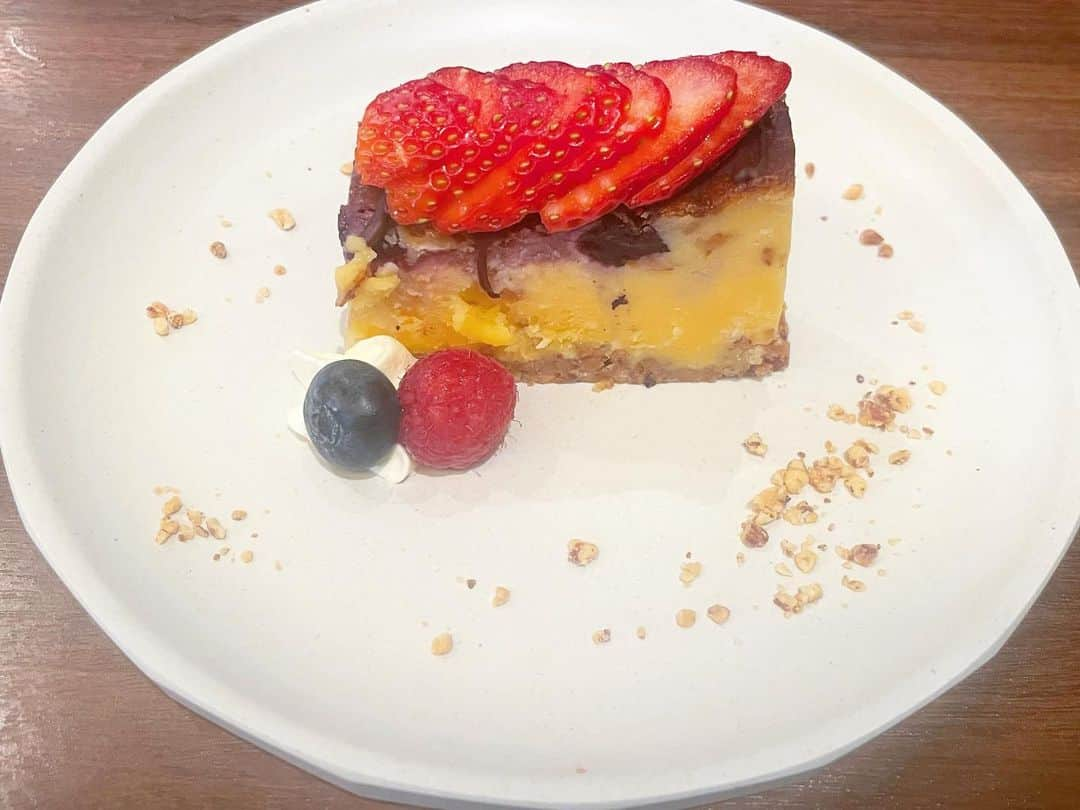 桜井未来さんのインスタグラム写真 - (桜井未来Instagram)「何ケーキ🍰が1番すき？🥺💓  私は少し前に出来たさつまいも屋さん🍠のさつまいもモンブランが食べてみたいなー😂💓（笑）  #ケーキ #定食 #olランチ #グルメ #食通 #肉スタグラム #ランチ #プレートランチ #パンランチ #ランチ #グルメ女子 #グルメ部 #グルメ好き #グルメな人と繋がりたい #グルメスタグラム」5月31日 9時51分 - miki.sakurai0214