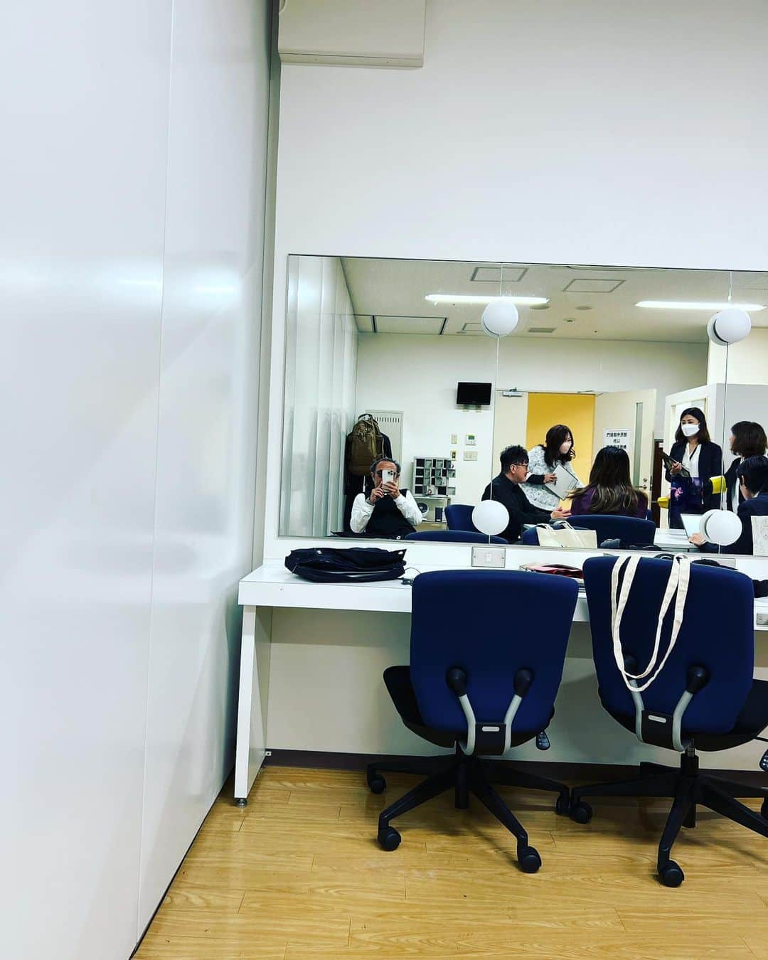 遠山正道のインスタグラム：「本日11:05から#梅田阪急 9階広場で#龍崎翔子さん と#青木昭夫さん と90分対談。大阪で時間ある方は世話。#osakaartanddesign2023」