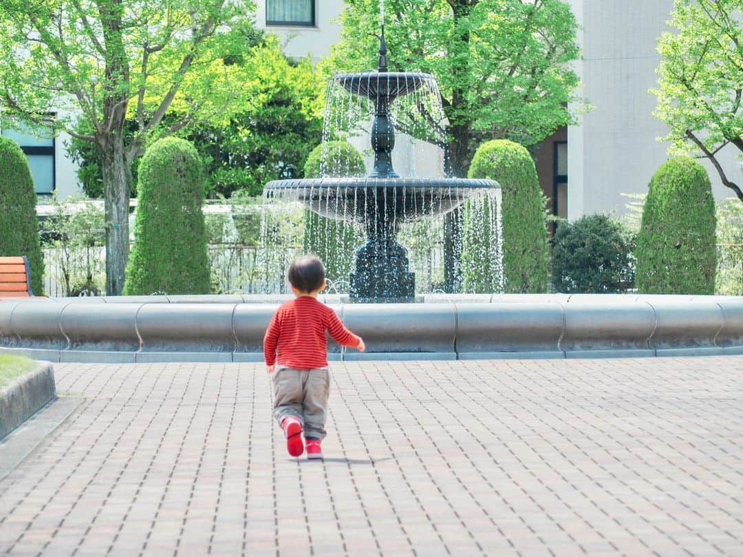 東京カメラガールズさんのインスタグラム写真 - (東京カメラガールズInstagram)「4/16(日) サポーターズメンバー マスミさん企画のイベント 『ノリタケの森で親子撮影会』が愛知県名古屋市で開催されました。  「愛知県でのカメライベントが少ないので、カメラ好きな皆さんと新しい繋がりが出来たらいいな✨」との思いから企画してくれました👏💕  ノリタケの森には赤レンガ棟や新緑が楽しめる撮影スポットがいっぱい✨ この時期は鯉のぼりスポットもあって、親子撮影がさらに楽しくなりますね🎏  「子どもと一緒に参加できる企画が嬉しかったです。子どもを中心に穏やかな時間を過ごせました。」 「子どももとても楽しかったそうなので、また遊びたいと言っています。また一緒に撮影会しましょう！」 と嬉しい声が沢山届いています。  全国各地で沢山のイベントを企画中！ ぜひプロフィール欄のcamell（カメル）公式WEBサイトからぜひチェックしてみてくださいね😊  初めての方も大歓迎✨ ご参加お待ちしております📷💕  _______________ ■camellとは？ 12,000人が参加するカメラ女子コミュニティカメラガールズが、 camell（カメル）になりました。 ＼メンバー大募集中／ @cameragirls_jp _______________ ■camelltownとは？ camellとしての活動をさらに楽しむための写真コミュニティ。 毎月10以上のイベントや、講座、コラボ企画などを実施中！ ＼第二期メンバー募集中／ @camelltown _______________ ■camellhouseとは？ @camellhouse camellが運営する写真のアトリエのようなおうち。camelltownメンバーになると、使い放題になります。1Fは店舗準備中！ 公式キャラクターまめるが住んでいます。 東京江東区亀戸5-24-24 JR総武線 亀戸駅から徒歩6分 . . /////////////////////////////////////////// ▼ご興味があれば camell(カメル)WEBサイトから無料登録をお願いします😊  #camell #カメル #camelltown #camellhouse #まめる #🐻 #camell会報誌 #サポーターズレポート #ノリタケの森 #親子カメライベント #親子イベント」5月31日 10時27分 - tokyocameragirls