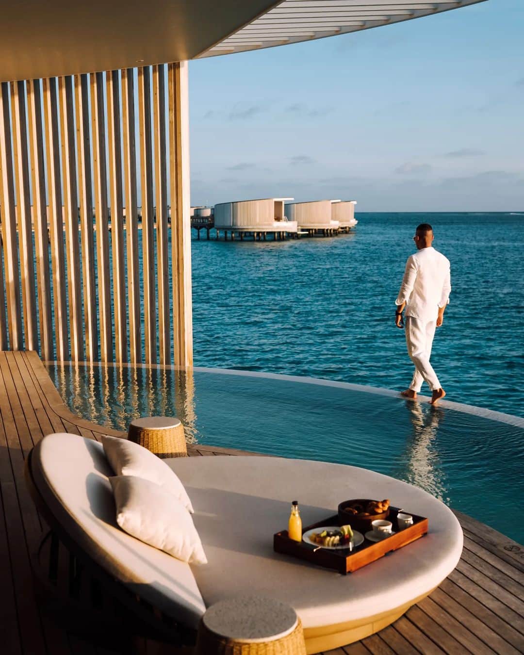 リッツ・カールトンのインスタグラム：「In an overwater villa, trace the edge of endless blue at The Ritz-Carlton #Maldives, Fari Islands.」