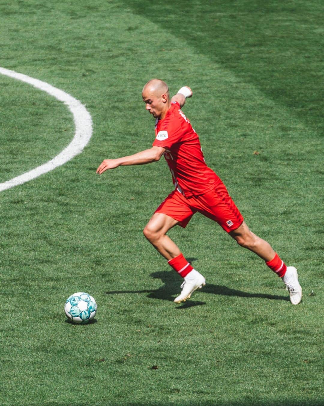 ヴァーツラフ・チェルニーさんのインスタグラム写真 - (ヴァーツラフ・チェルニーInstagram)「What a game! What a atmosphere! Job is not done yet! 💪🏼」5月31日 2時09分 - vasacernyjr