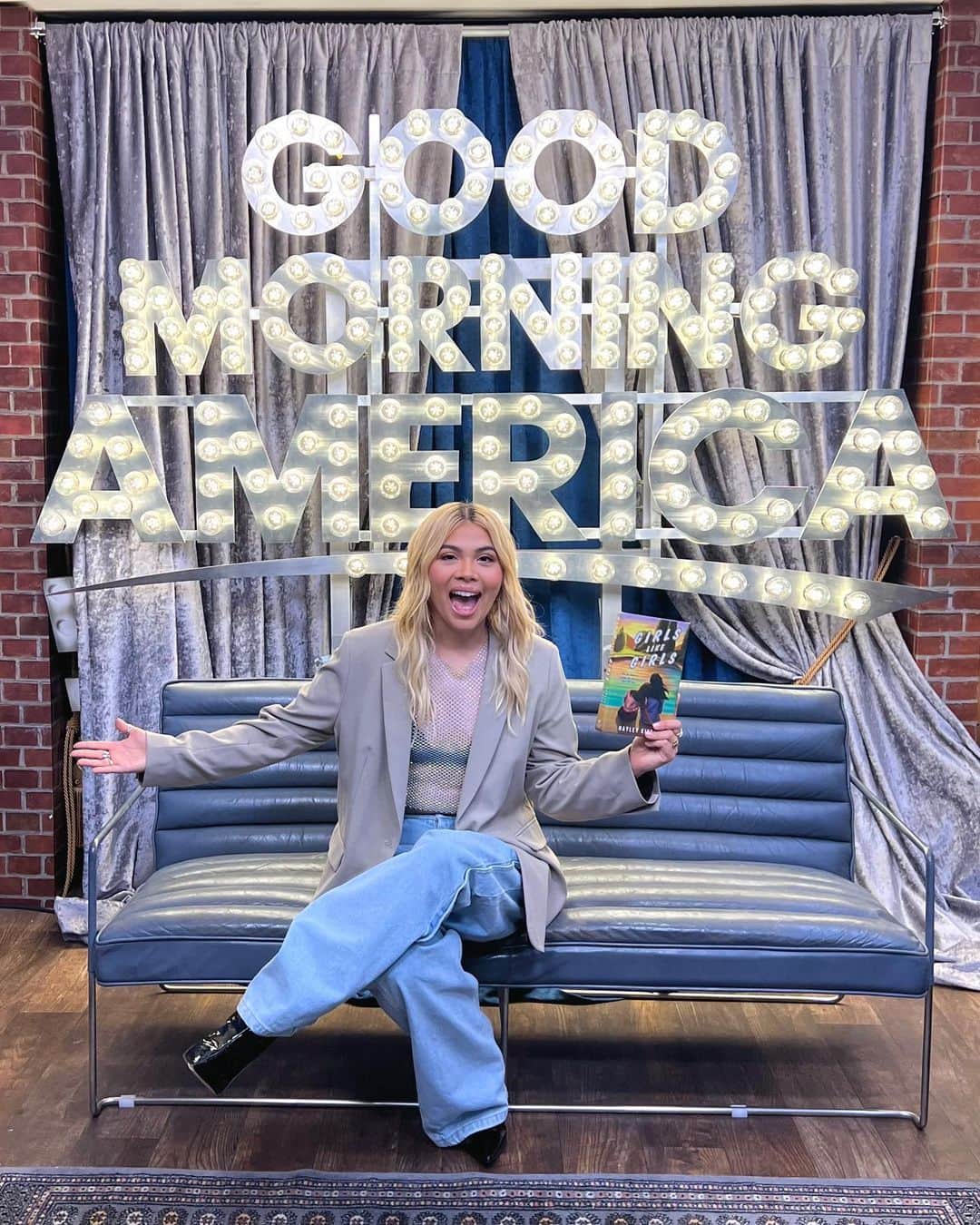 ヘイリー・キヨコのインスタグラム：「OUR BOOK IS OUT!!! 😭 8 years ago, I was 24 and terrified to come out to the industry and the world. I decided to write a song and release a music video as a vehicle to express my feelings.  Never in my wildest dreams did I ever think it would lead me to finding my community and my purpose.   Some of the hardest years of my adolescence led me to finding strength, courage, a community, and self worth. Releasing Girls Like Girls was one of the most terrifying and yet rewarding things I have ever done in my life.   Whatever you are navigating in your life, I promise you it gets better.   You are capable.  You are worthy.  You deserve to find all things magic.   Girls Like Girls is a love letter to anyone who doesn’t believe they are worthy of being loved back or that they can have a happy ending.   Today, Girls Like Girls is yours.   I hope it can be a support system wherever you are in your journey.   Xox Hayley   Slide 2- GLG hitting 500k views in 2015 Slide 3 and 4- turning in my book Slide 6- last night reading part of my acknowledgments 🥹」