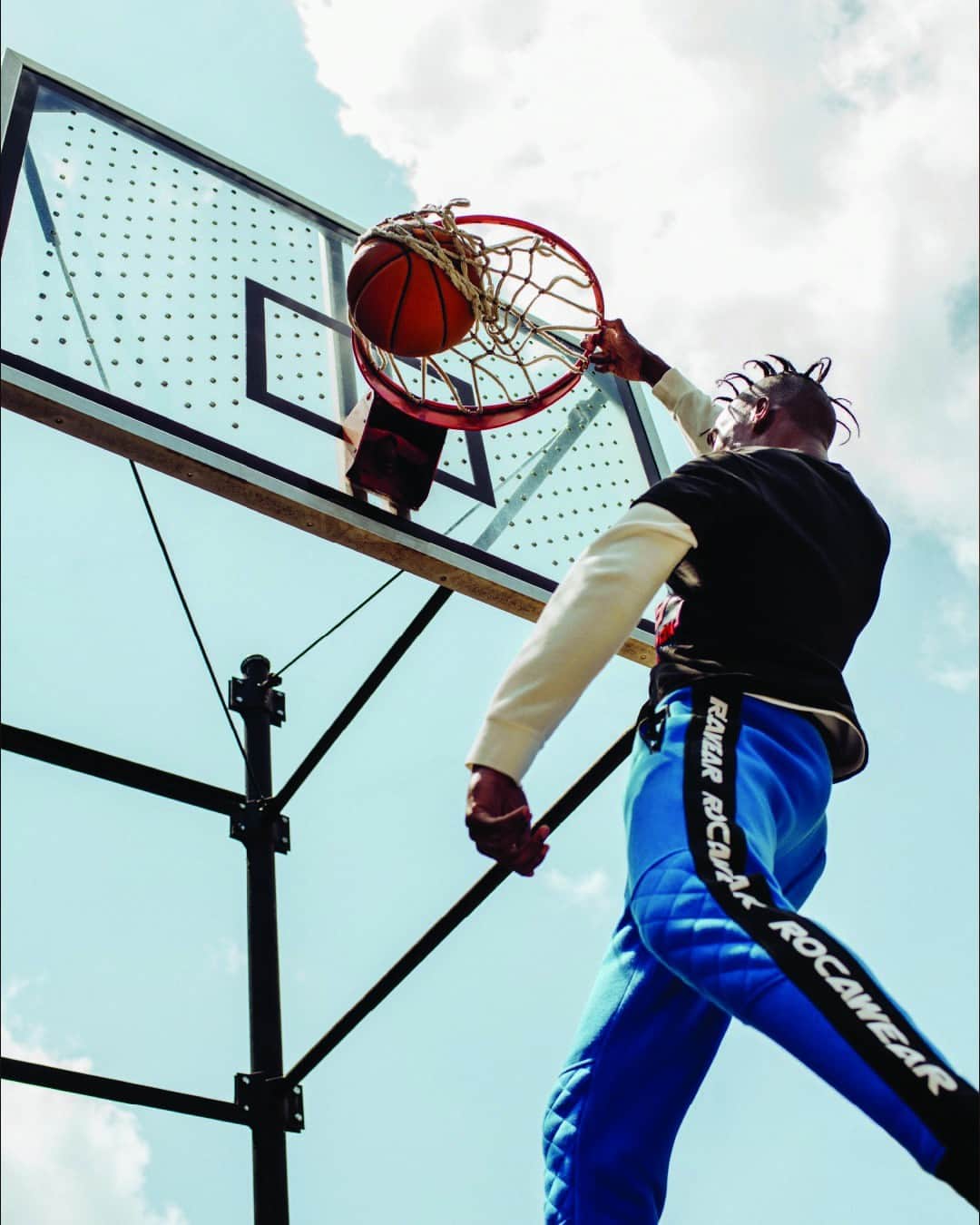 ロカウェアのインスタグラム：「🏀 🏀 🏀  #Rocawear」