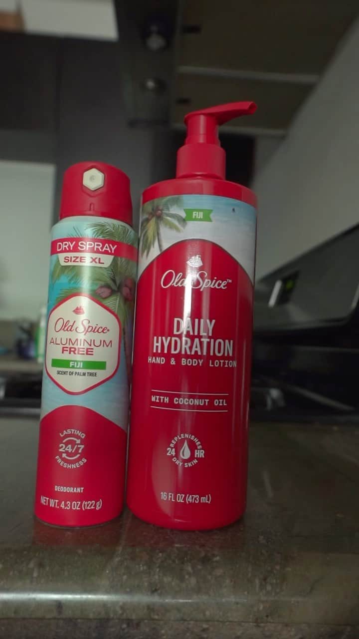 Reggie COUZのインスタグラム：「This is how you stand your ground for your @oldspice figi dry spray fellas! Just dont do that last part 😅 #sponsoredobviously #MenHaveSkinToo」