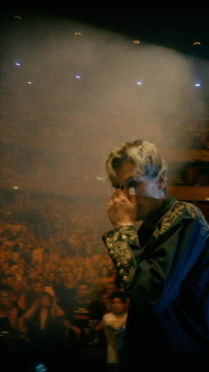 トリスタン・エヴァンズのインスタグラム：「L O U D est crowd in 152 years, since the day it opened, believe that 😳 WHAAAAAA? !」