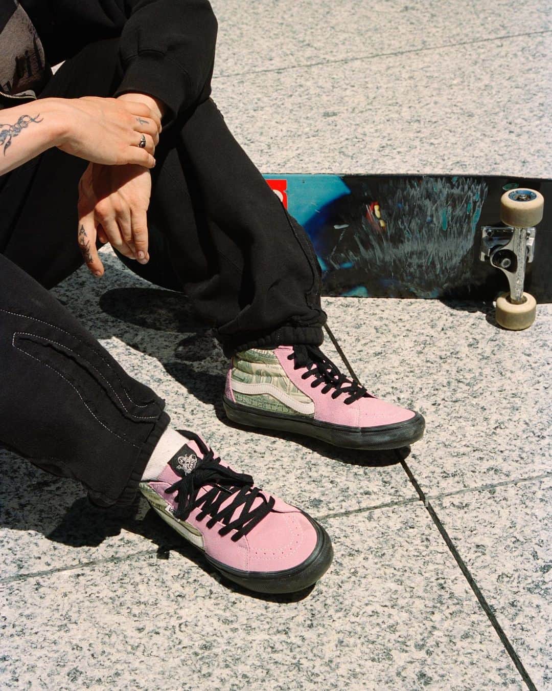 シュプリームのインスタグラム：「Supreme®/Vans®. 06/01/2023  Supreme has worked with Vans® on a new version of the Skate Grosso Mid and Era. The Skate Grosso Mid features a premium suede and canvas upper with printed graphic, while the Era features a canvas upper with printed graphic. Both shoes feature a leather lining and insole, vulcanized waffle outsole and embroidered logo on heel. Made exclusively for Supreme, the Skate Grosso Mid will be offered in three color ways, while the Era will be offered in one color way.   Available June 1st.   Available in Japan June 3rd.」