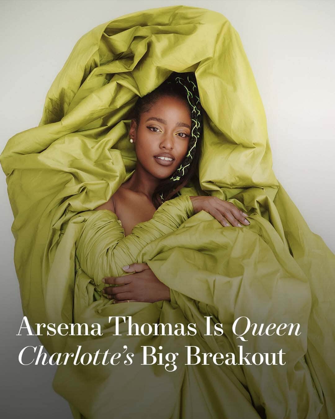 Harper's BAZAARさんのインスタグラム写真 - (Harper's BAZAARInstagram)「@arsemathomas didn’t know that she would end up playing Lady Agatha Danbury, let alone that she would become the breakout star of #QueenCharlotte.  Every time Thomas shows up on the screen, she quickly steals the show. Of course, part of that is her character—a bold young woman entrapped in a loveless marriage who is eager to be a part of high society and create less racial tension—but just as much of Agatha’s charm and wit seems to be Thomas’ doing. “She's the type of character that I love playing, she’s the type of woman that I look up to,” the actress says.  At the link in bio, Thomas speaks about her inspirations for Lady Agatha, why she feels the sex scenes with Lord Danbury were needed, and why it was so fulfilling to explore the complexity of race in the show.  Photos by @samuelpaulartist」5月31日 5時21分 - harpersbazaarus
