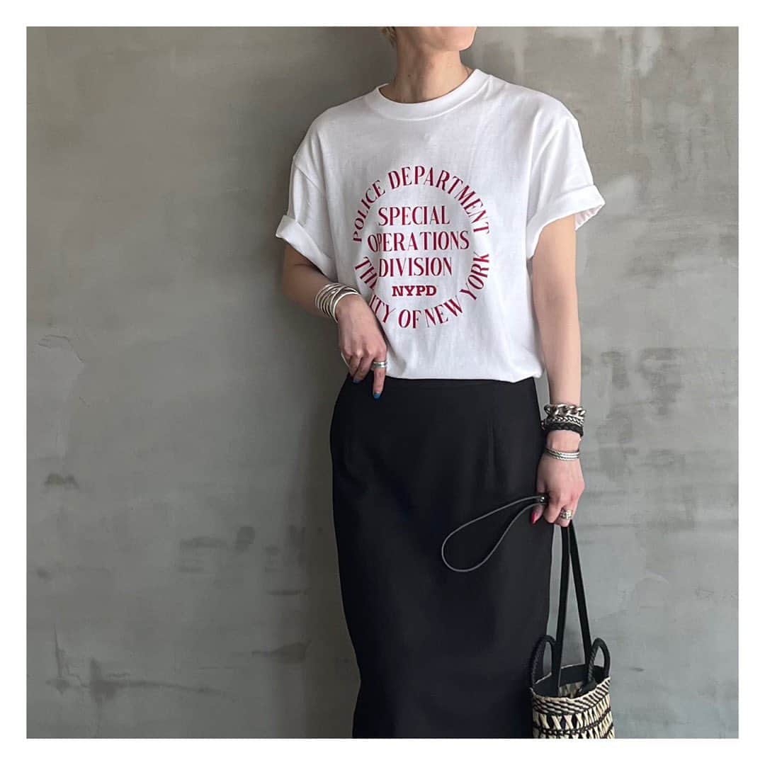 エリオポールのインスタグラム：「2023 Summer Collection  T shirt  5.280yen / GOOD ROCK SPEED  Ref: 13373007051GN Color: Red. Black(HELIOPOLE 別注) Siz: F  Skirt  33.000yen / HÉLIOPÔLE   Ref: 13003055067HN Color: Black. Green Siz: 36. 38  店舗にてお電話による通販対応も承っております。  HELIOPOLE代官山店  03 3770 6438  HELIOPOLE 札幌店  011 209 5455  HELIOPOLE 広島店  082 542 7033   @heliopole_official #HELIOPOLE  #エリオポール @g_rock_s #GOODROCKSPEED」