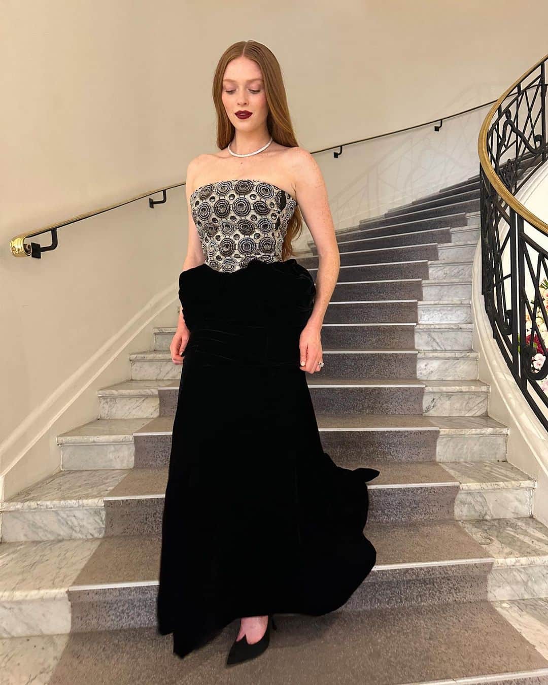 Larsen Thompsonさんのインスタグラム写真 - (Larsen ThompsonInstagram)「76th Annual Cannes Film Festival closing ceremony❤️ Thank you @giorgioarmani for this beautiful Privé gown and @pomellato for these stunning jewels!!! The feeling never gets old, and it was an honor walking down the carpet with so many actors I look up to. Thank you @nicolecosti @nimasamieeph @sarahloufalk and the whole team for bringing this moment to life🫶🏻 Glam team: @ttmakarova @jackluckhurst」5月31日 7時38分 - larsenthompson