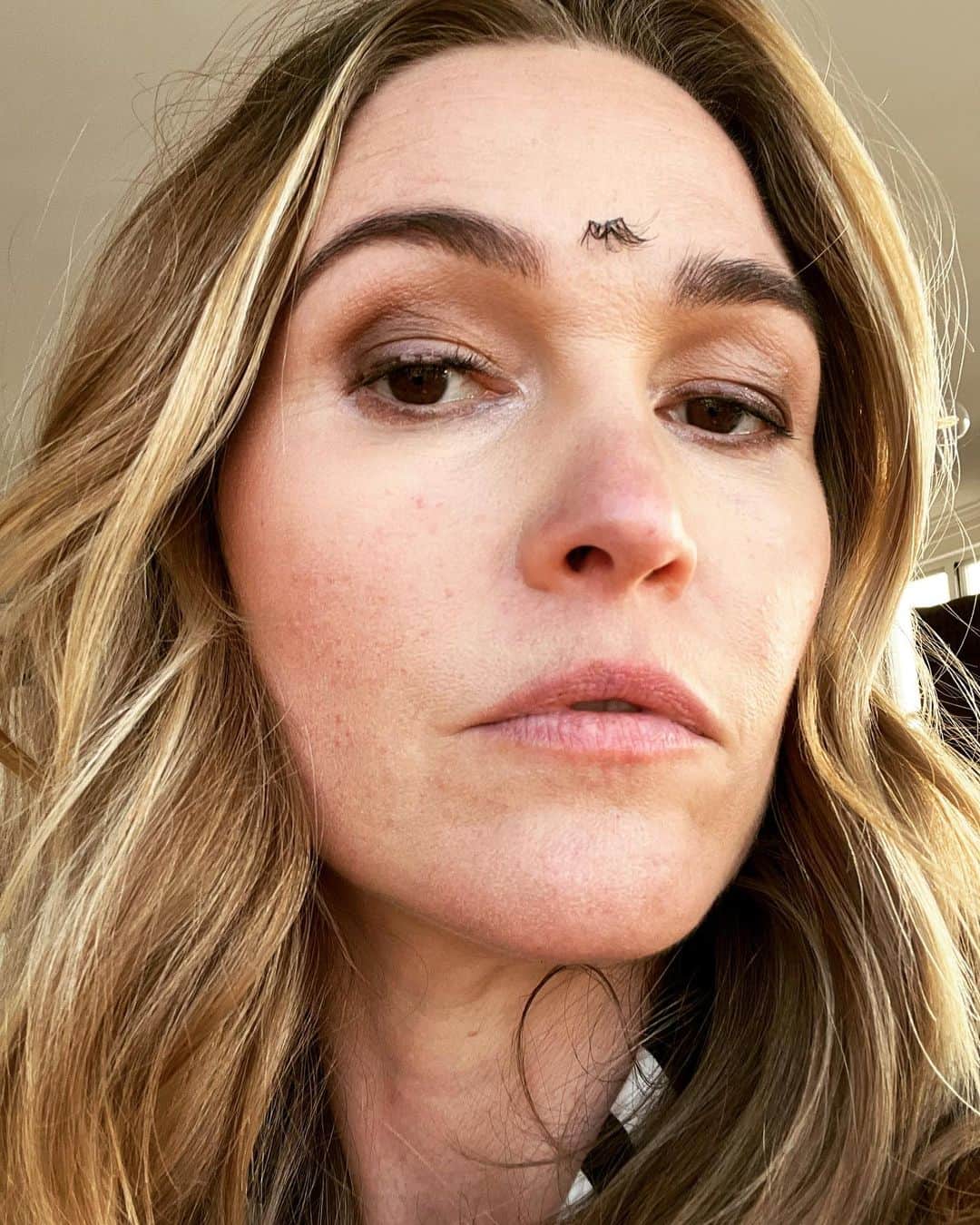 ジュリア・スタイルズのインスタグラム：「The kids redid my makeup. #lewk」
