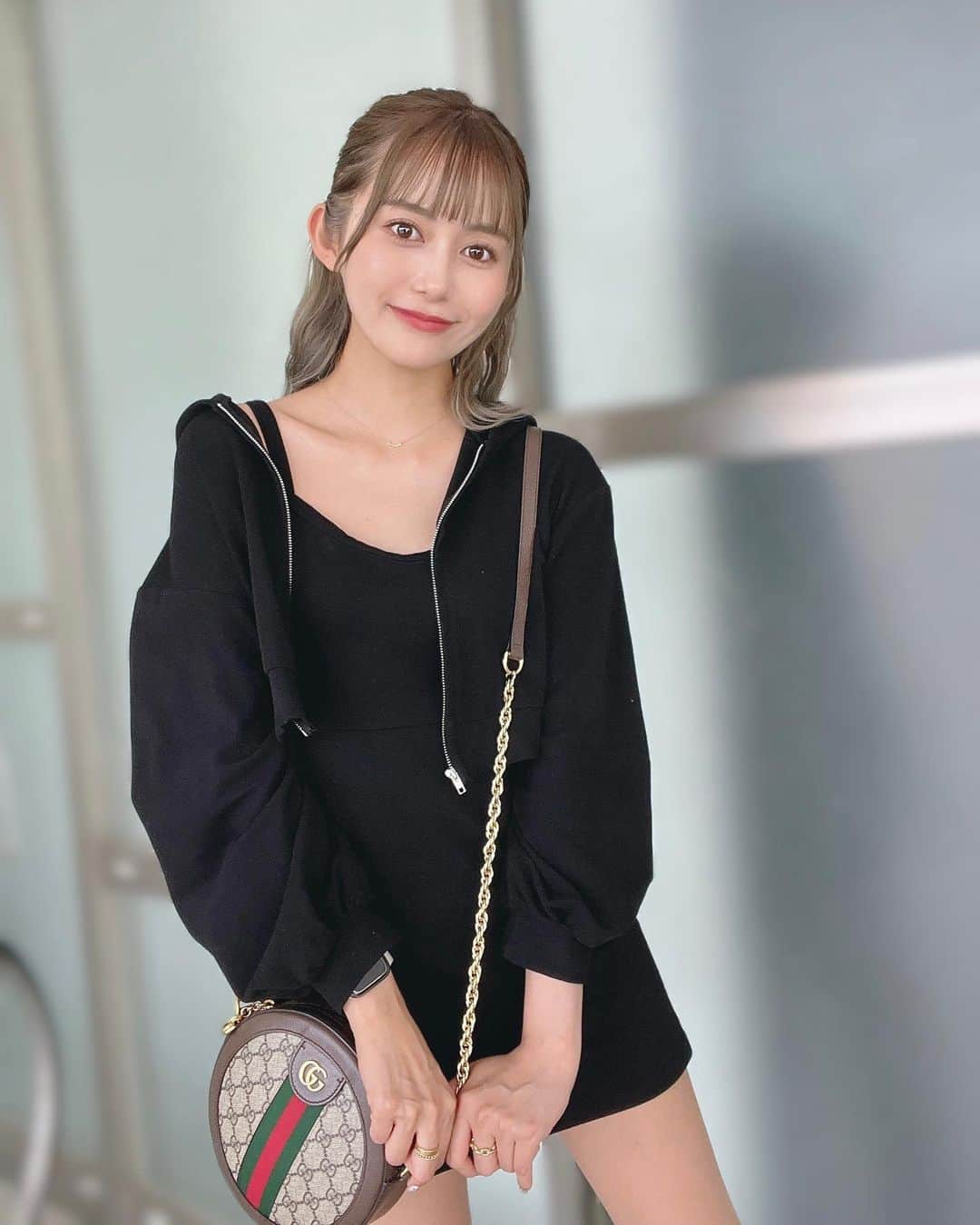 後藤佑紀のインスタグラム：「おはよう＼( 'ω')／ﾊﾞｯ  じめじめだね🐌 週末のお天気心配🥺   #おはようございます #ツートーンカラー  #ハイライトカラー #royalparty」