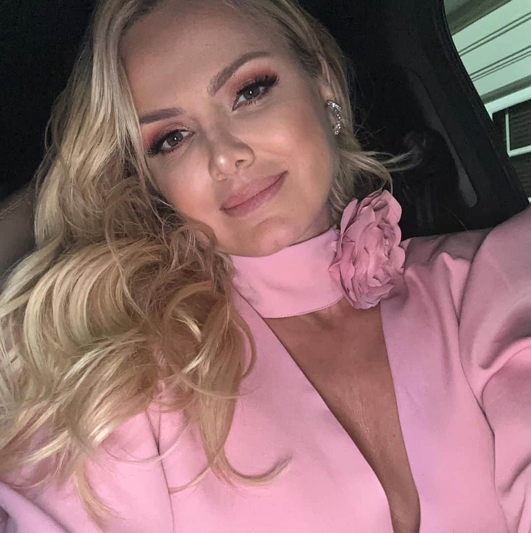 Eliana Michaelichin Bezerraのインスタグラム：「Posso pedir biscoito 🍪🙈😊?」