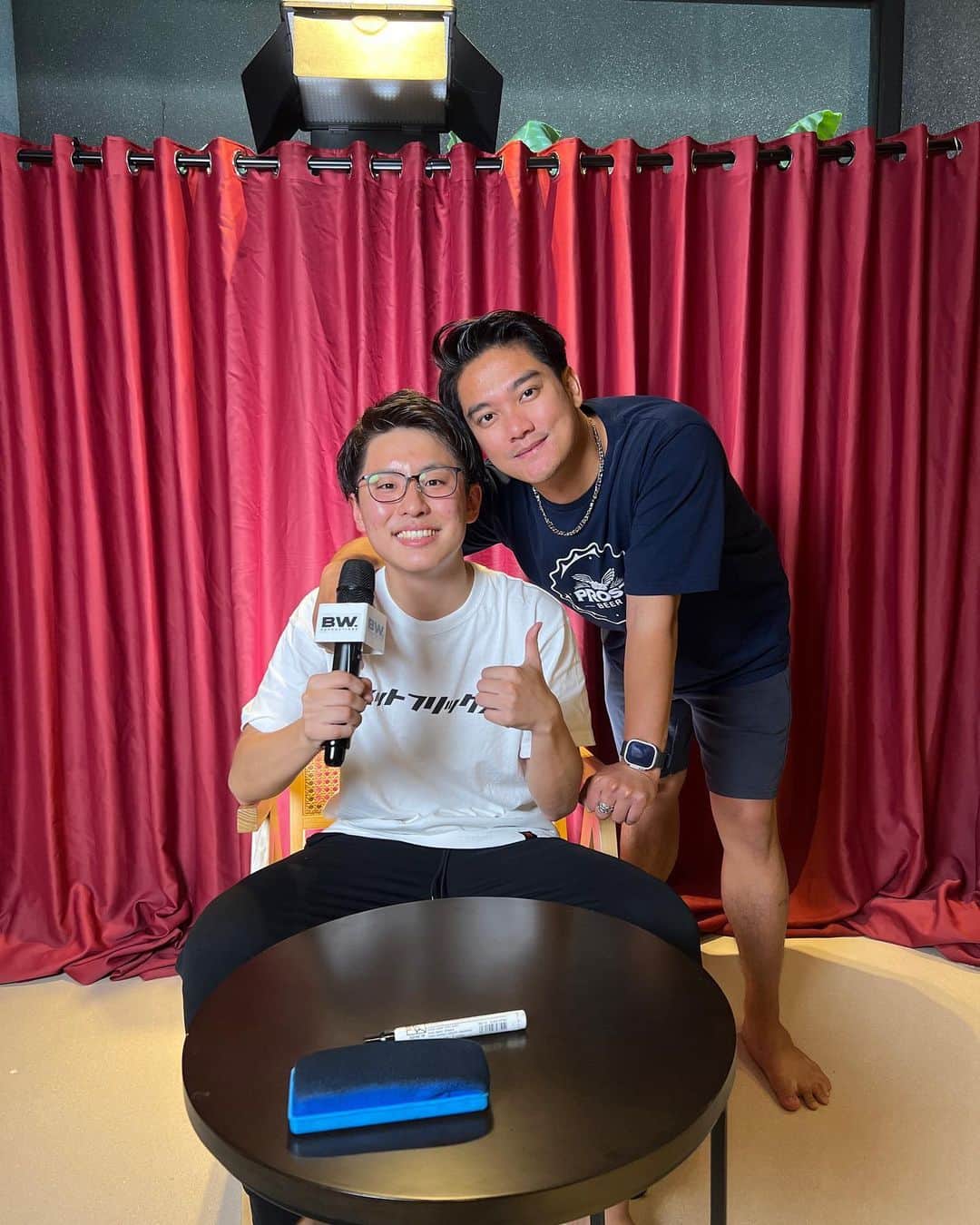 山下智央のインスタグラム：「Kemarin setelah sampe di indo langsung ada syuting UNBW sama kak Boy William!! Pertama kali syuting untuk show kayak gini jadi agak grogi tapi seru banget👍 Ditunggu kontennya dan tebak di koment siapa akan menang aku atau Livy 😂」