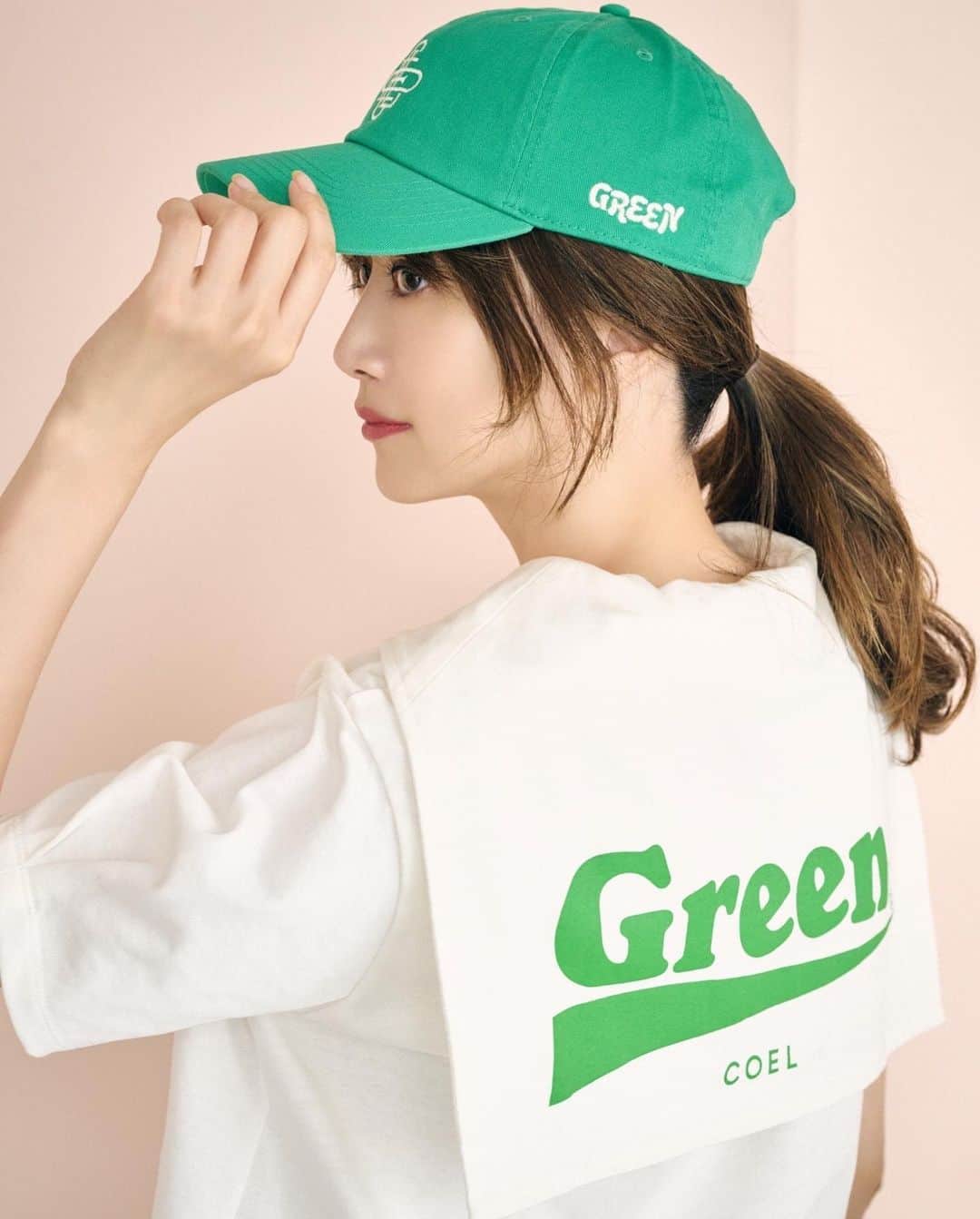 ヨンアさんのインスタグラム写真 - (ヨンアInstagram)「このたびは @coel.official  x @thegreencup.official のコラボで ゴルフウェアを作らせていただきました！ 韓国では最近ずっとゴルフブームでゴルフをやってる女性がとても多くて #thegreencup は　とても人気雑誌 今回は　グリーンカップさんと　選んだ 韓国の人気ゴルフブランドもセレクトして可愛いアイテムを沢山日本でお見せ出来るようにしました😍 最近韓国に良く行ってたのはこの素晴らしいプロジェクトのためでしたよ！(遊びだけじゃない🤪) 今回の伊勢丹popupでは イベントもいろいろ考えてますので 是非沢山遊びにいらして下さいね♡ 6/7 からです😍😍😍😍 🫰🏻スペシャルゲストがいるよ🩵🫣🫢🩵🫰🏻」5月31日 20時27分 - youn1029