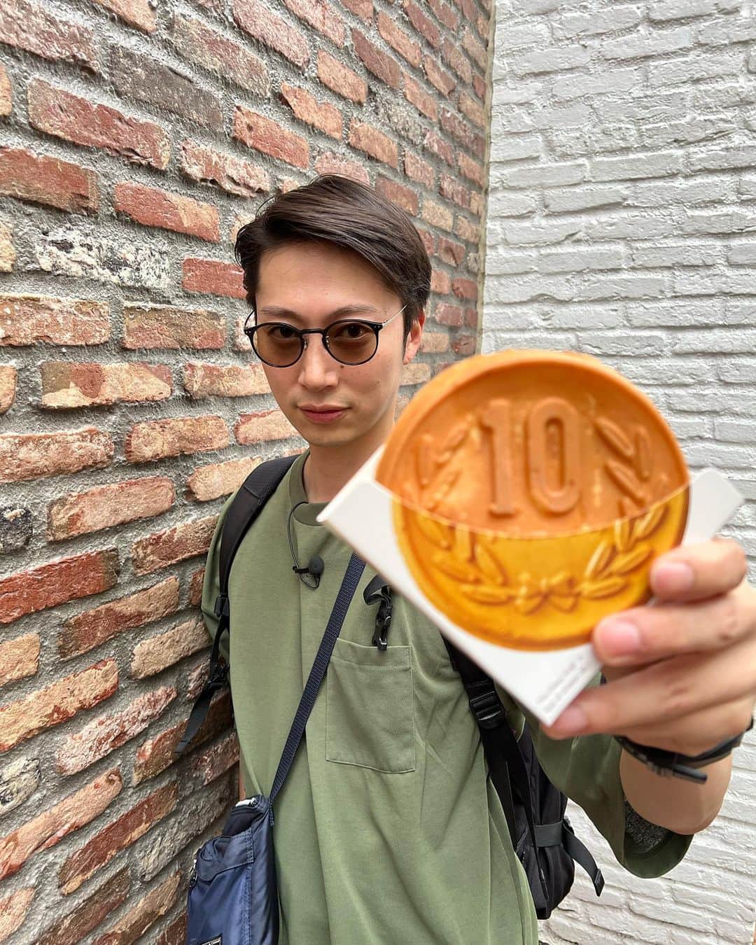 金田哲のインスタグラム：「#10円パン」