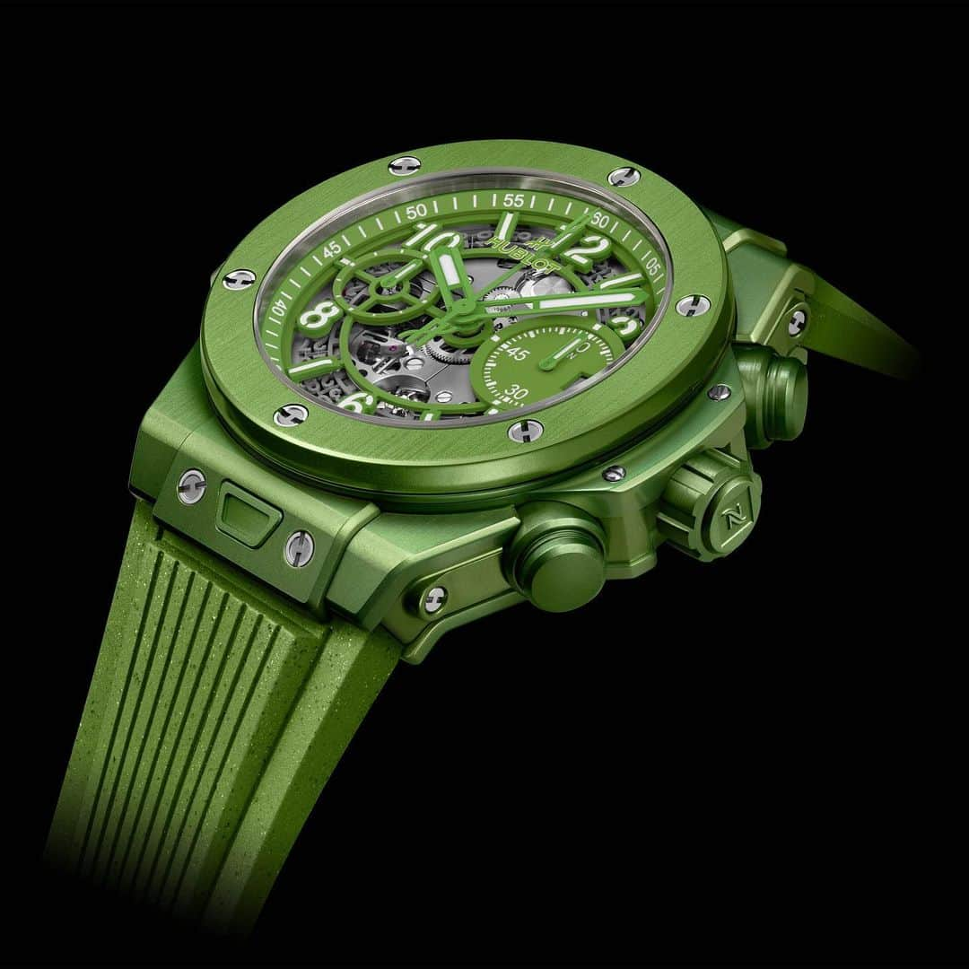 Daily Watchさんのインスタグラム写真 - (Daily WatchInstagram)「Next level recycling and circularity comes from @hublot, joining forces with Nespresso. Result is the green Big Bang Unico Nespresso Origin, and recycled aluminium capsules and coffee grounds were used in the production of this watch. 28% of the aluminum 42mm case comes from Nespresso capsules. Remember that when drinking your next nespresso..The watchbox also deserves special attention. The Hublot Greenbox case is a brand new box that is fully designed to be reusable in the future.. #hublot #nespresso #hublotbigbang」5月31日 20時31分 - dailywatch