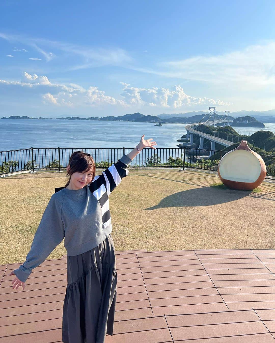 のインスタグラム：「お天気がいいとやたらテンションがあがる私です。  梅雨は苦手🥺 夏が待ち遠しい☀️🌻🍉  最近淡路島率高いな🙄🧅  #淡路島 #淡路島グルメ」