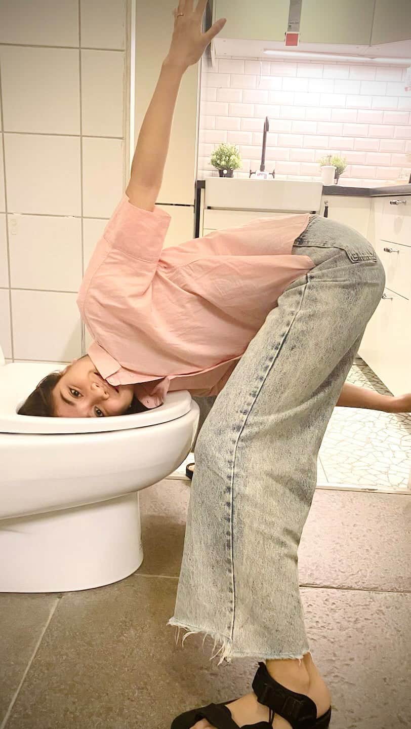 のインスタグラム：「Review tempat saya bermeditasi menjalani kehidupan Part 1. Kalo rame lanjut part 6 xixix next review toilet mana lagi yaa? Boleh komeng dibawah xixixi #jokes #bapackbapack #review #toilet #part1」