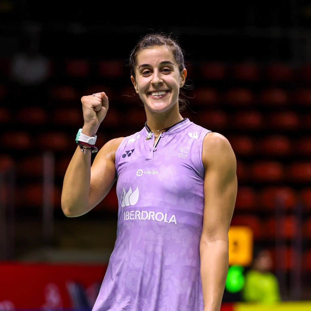 キャロリーナ・マリンのインスタグラム：「First match and first victory at the #ThailandOpen2023 💪  Primer partido y primera victoria en el Open de Tailandia! 🇹🇭  📸 @badmintonphoto_official  #PuedoPorquePiensoQuePuedo」