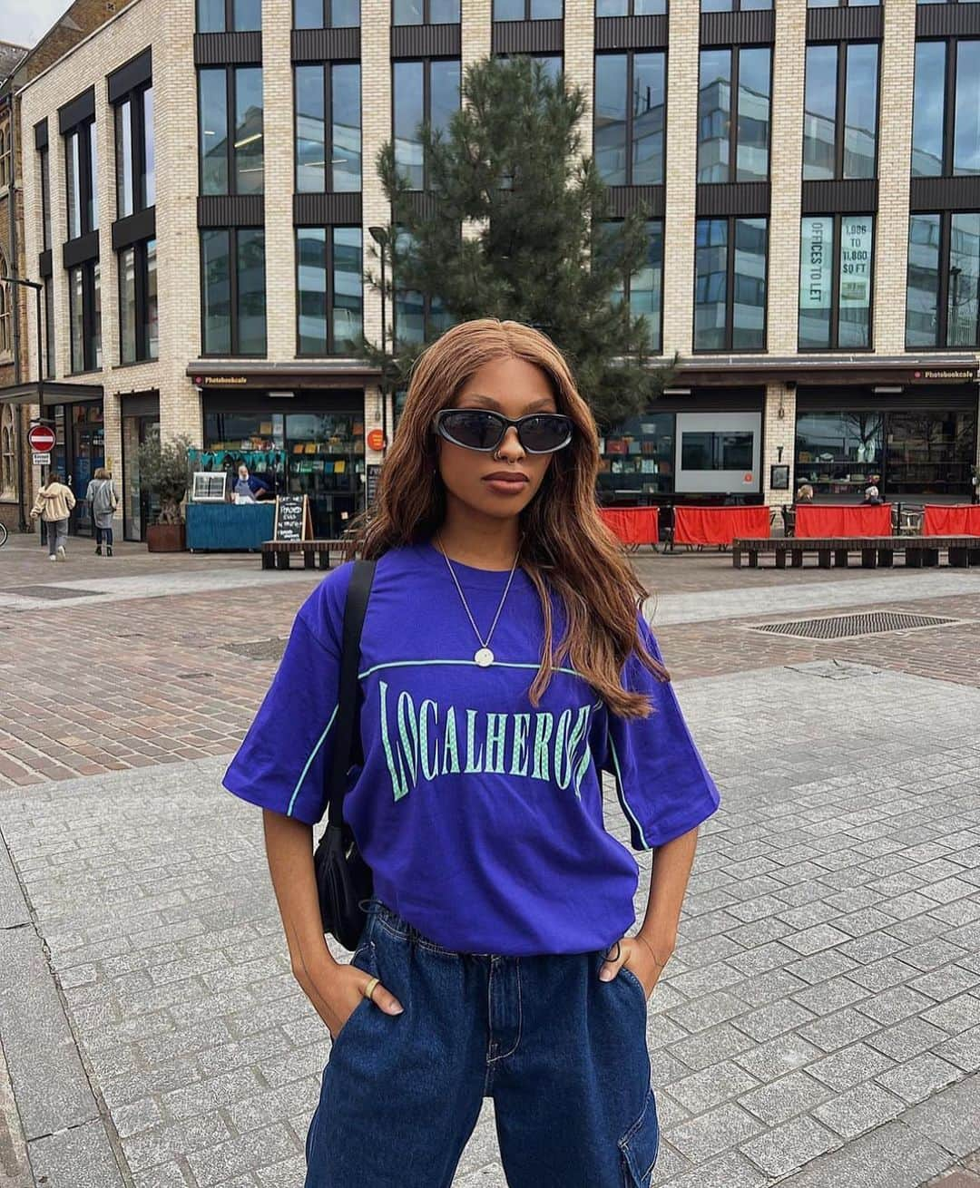 LOCAL HEROESさんのインスタグラム写真 - (LOCAL HEROESInstagram)「It's simple: if he has something, it's automatically already mine 🫶🏻 / @mpholebajoa in Men's Tee LH Poker ♣️」6月2日 18時30分 - localheroes