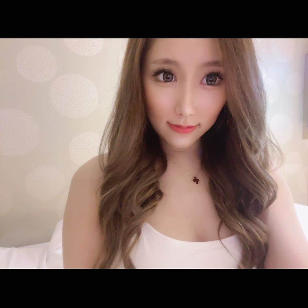 花咲うみのインスタグラム：「5月最終日🥳🥳🥳 少しでも逢いに来てね🤍🤍🫶」