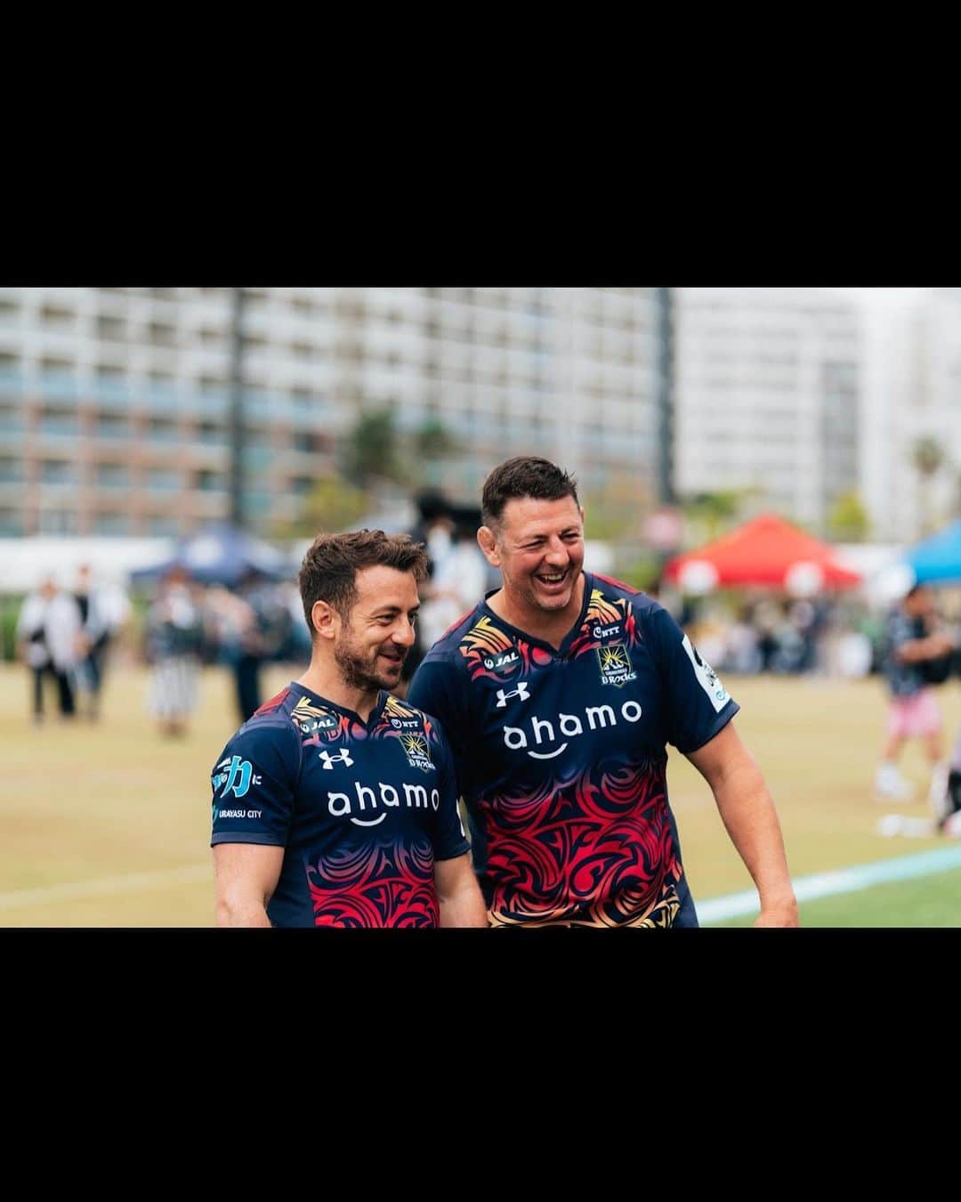 トンプソンルークのインスタグラム：「Was a great last 5 months in Japan. Love this place so much and am grateful to have shared it with family.  So many new friends and experiences, thank you all. ❤️ #rugby #tokyo #japan #family #friends」