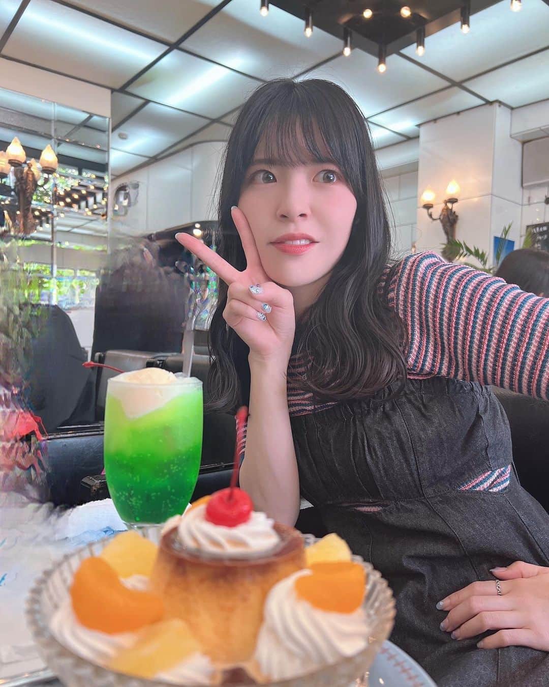 松崎博香のインスタグラム：「5月もありがとうございました🍮 あっという間に1ヶ月過ぎ去ってくね🥲 　 みんなもいいね♡と コメントありがとう🥺🩵 　 そろそろ会いたいね🙌🏻 　 #STARMARIE #スタマリ #instagood #instagram #instalike #me #like #lll #맞팔 #좋아요 #맞좋 #셀카 #셀피 #오오티디 #プリンアラモード #クリームソーダ #喫茶店 #喫茶店好きな人と繋がりたい」
