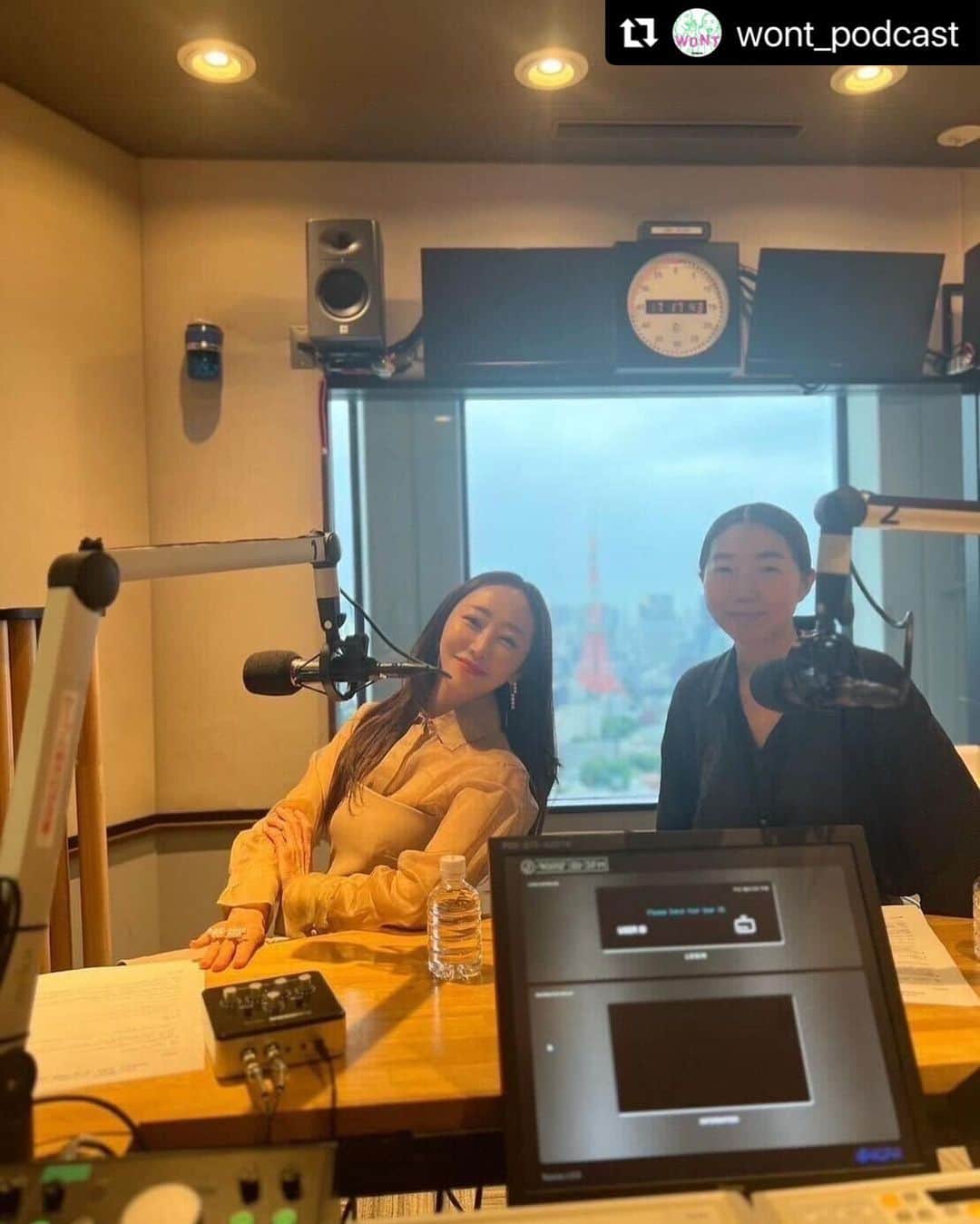 神崎恵のインスタグラム：「今朝5時から、配信開始しました🎙🍪 ニューエピソードは毎週水曜日、朝5時配信です。  #Repost @wont_podcast with @use.repost ・・・ ＼📻 本日より配信スタート 📻／   ♯1 「神崎恵が名付けたWONTの意味が深すぎた！」  記念すべき第１回目は、「podcastを始めた理由」「WONTの意味」「っていうか、大森、お前は誰だ？」について話すつもりでいたけれど… 案の定、脱線しまくり。学生時代のこと、家事のこと、 そして、ロンバケの名言「中身は女の子のまんま。ときどきぶっかぶかの靴履いてるような気がするよ」まで飛び出して！！  #高飛車女 #粉ポカリ #ママさんバレー #黄砂に吹かれて #ohmylittlegirl #食器を棚に戻し機 #変わるための余白  - - - - - - - - - - - - - - - -  美容家の神崎恵と編集者の大森葉子でお届けする雑談ポッドキャスト『WONT(ウォント)』。 ふと「私って誰なんだ？」と思う瞬間ありますよね？ 恋愛、友情、キャリア、育児……など、テーマは縦横無尽。 思わず自分がぐらついてしまう時の戸惑い、そして、「その時どうする？」をアラフィフ２人組がリスナーの皆さんと一緒に考えていきます！  🩷 #神崎恵 @megumi_kanzaki 💚 #大森葉子 @yokomorix  - - - - - - - - - - - - - - - -  📻毎週水曜日 ニューエピソード配信  プロフィールのURLから、各プラットフォームを✅ 『#WONT』をフォローして、最新エピソードをお聞き逃しなく！  ▼ハッシュタグ  #ウォント  ▼メッセージ投稿はコチラ https://survey.sonicbowl.cloud/form/e10836ad-bbcb-468e-9a9d-b2c35e7dac3a/  【WONT 公式アカウント】 Instagram　@wont_podcast Twitter　@WONT_Podcast」