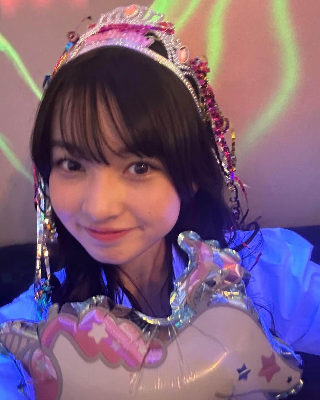 川原美杏さんのインスタグラム写真 - (川原美杏Instagram)「今日で15歳になりました！  ついこの間14歳になったと思ったのにもう15歳か〜早いな〜って思ってます🥲 15歳ということは中学生最後の年なので思いっきり楽しんで充実させた1年にしたいです！ ニコラでも表紙やイメモになれるように全力で頑張ります！ そして沢山のメッセージやストーリー、投稿本当にありがとうございます🙏🏻みんなのおかげでいつも元気をもらっています😿💞 これからも全力で頑張るのでよろしくお願いしますー！ ちなみに、1枚目は4歳の時の写真で2、3枚目はこの前お友だちが誕生日会をしてくれた時のです🫶🏻  #ニコラ #ニコモ #ニコラ6月号発売中 #nicola #川原美杏」5月31日 19時35分 - kawahara_mian_official