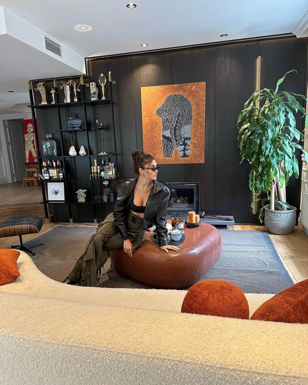 Hande Ercelのインスタグラム：「İnsanın mimar arkadaşı olmasın sürekli evimi güzelleştirmesini bekliyorum 🤓 @_mihremutlu_ ♥️」