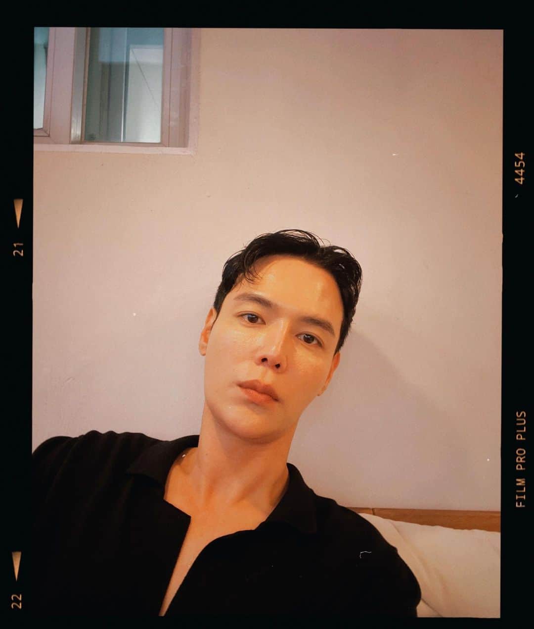 ジヒョク のインスタグラム：「생존신고✌️」