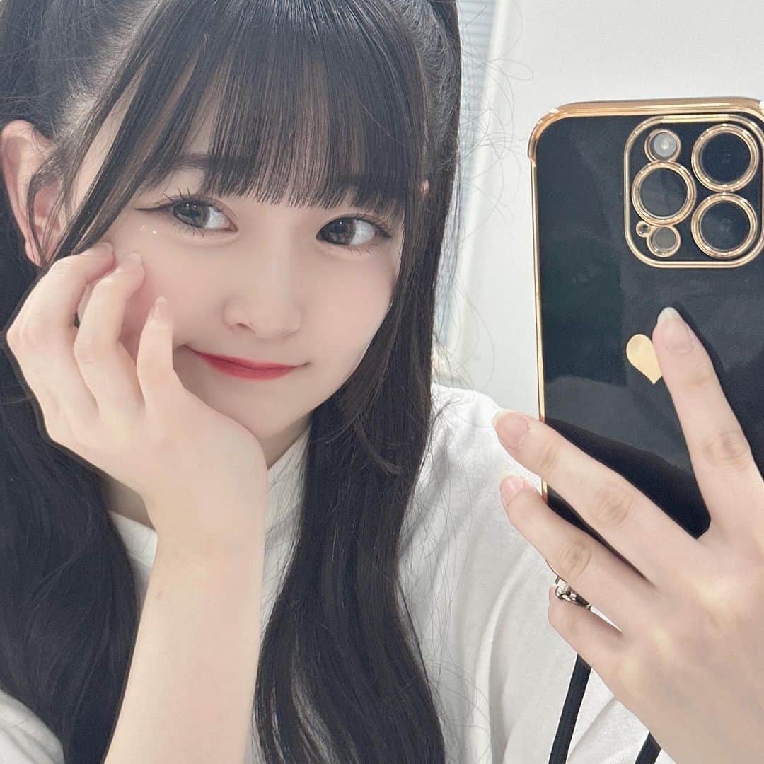 のインスタグラム：「外カメしか勝たん⸜❤︎⸝‍  ･ ･ ･  #ootd #instagood #instalike #followme #いいね#アイドル #ハーフツイン #鏡 #外カメ」