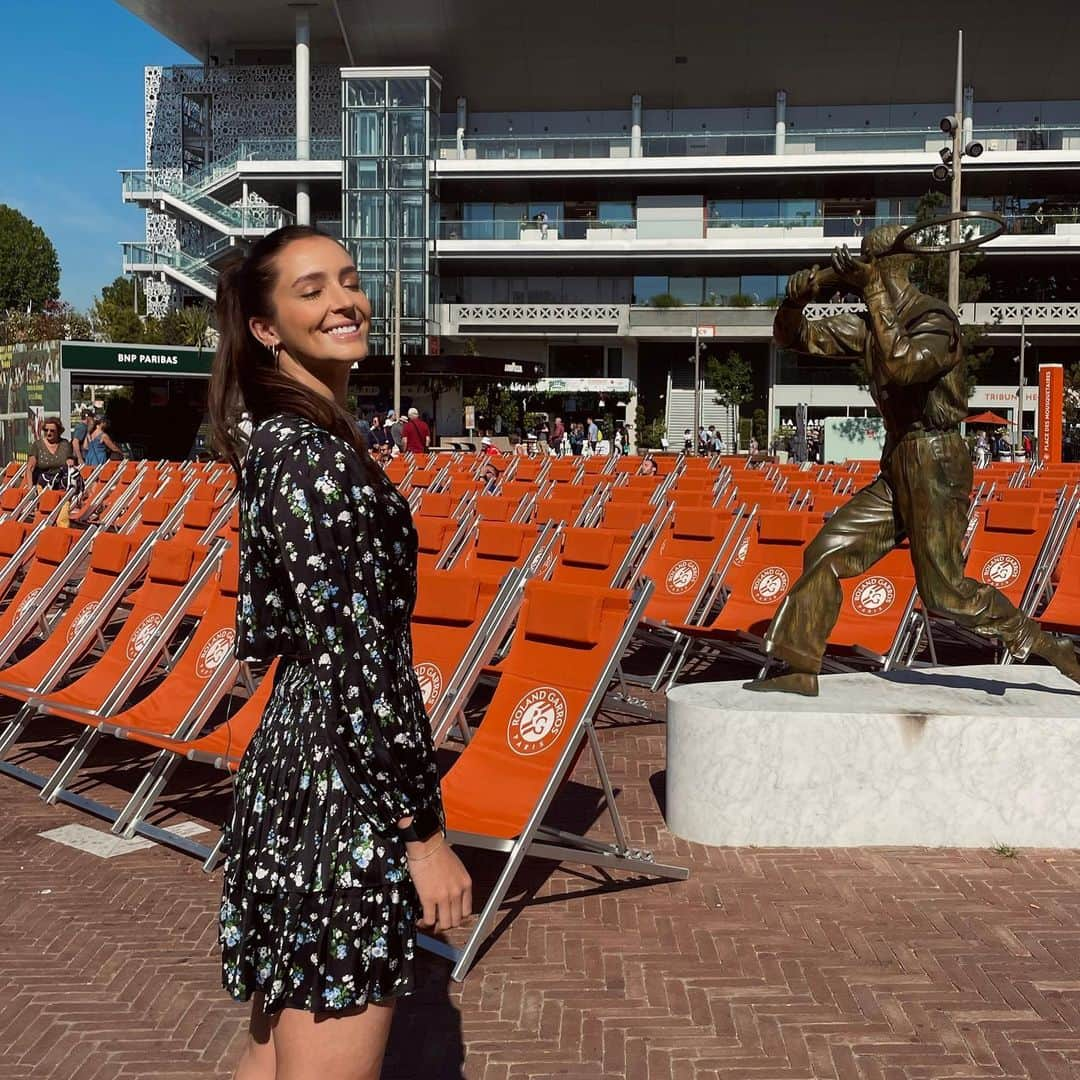 ローラ・ロブソンさんのインスタグラム写真 - (ローラ・ロブソンInstagram)「Roland Garros Day 4 @eurosport ☀️ 🎾 🇫🇷」5月31日 19時55分 - laurarobson5