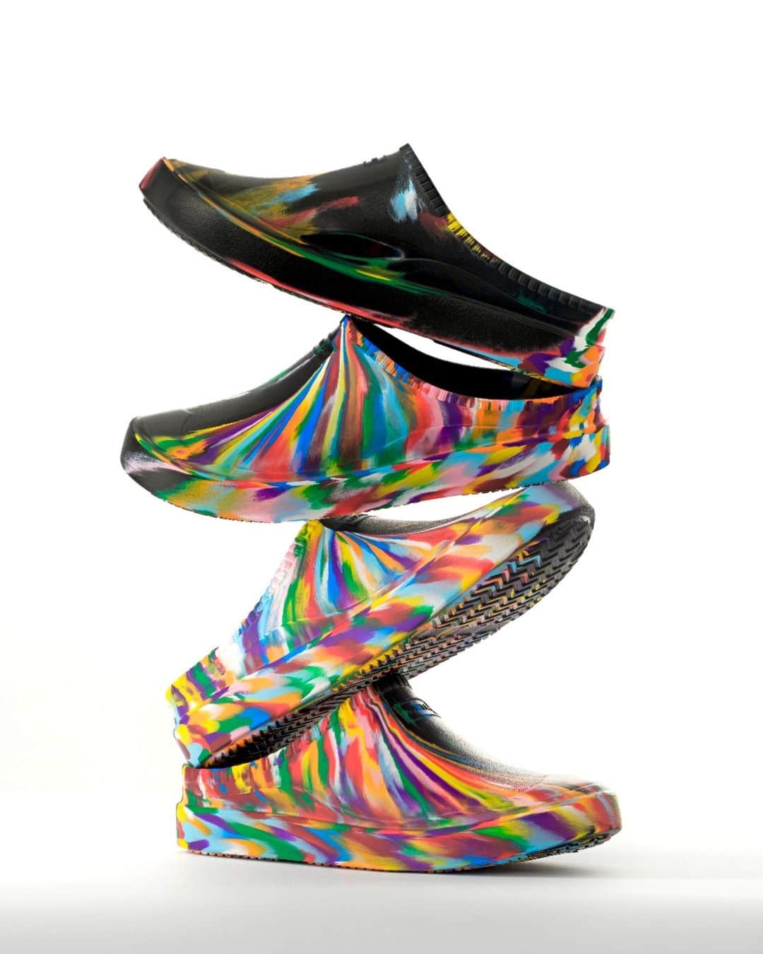 ハンターブーツのインスタグラム：「Celebrate Pride with the #HunterPride Clog, coming this week 🏳️‍🌈 Every purchase will support @OutrightIntl with 100% of the profits being donated to their vital work.」
