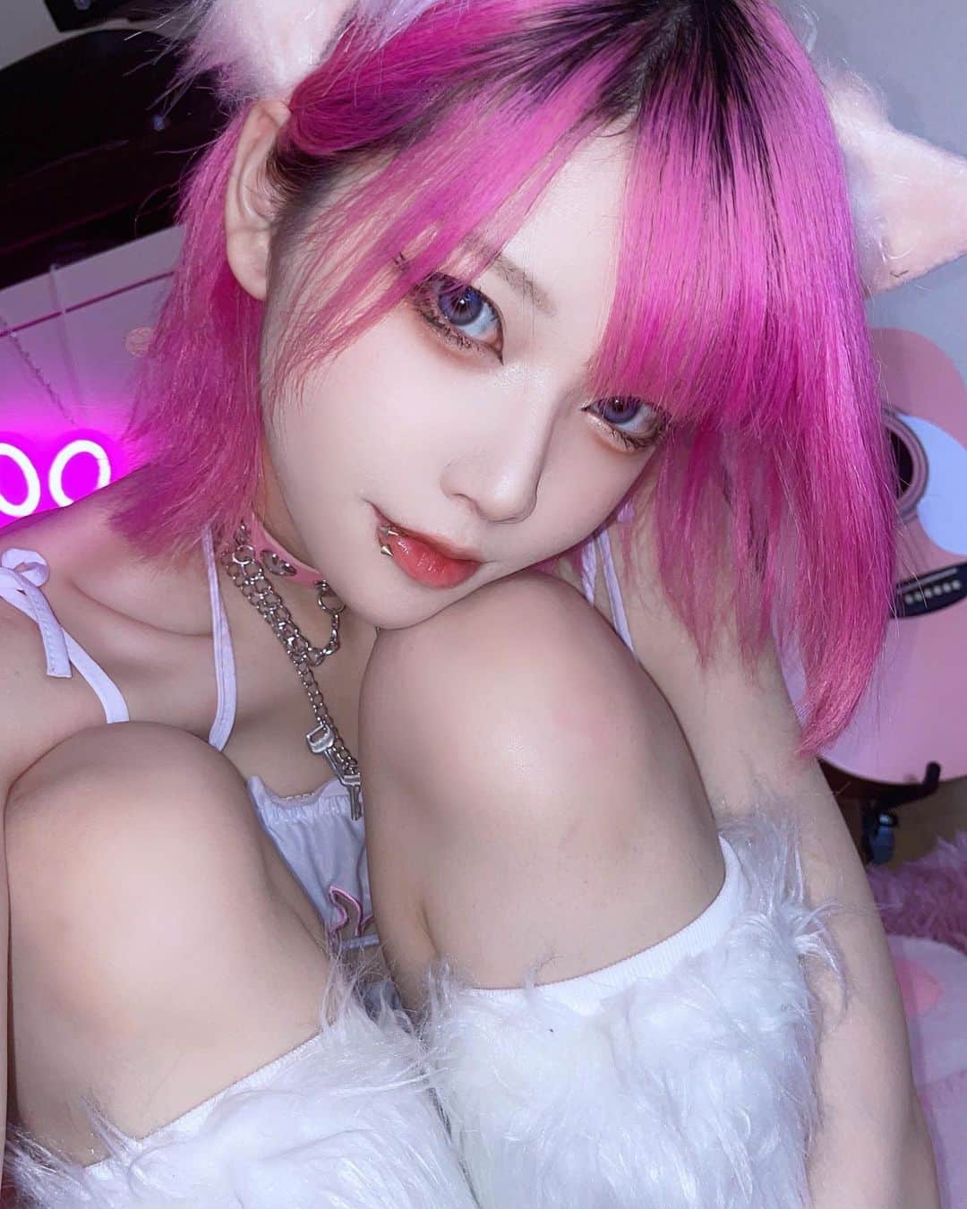 ぽにょ皇子のインスタグラム：「✧︎*。  #cosplay #cosplayer #cosplaygirl #コスプレ #コスプレイヤー #グラビア #dj #ポートレート #portraitphotography #portrait #pink #Japanese #自撮り」