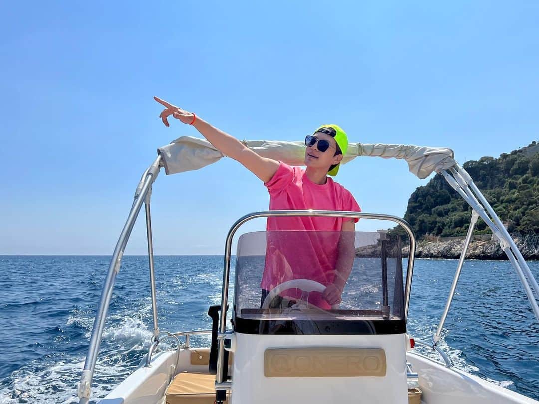 のインスタグラム：「#feelslikeheaven 🚤 🌊☀️」