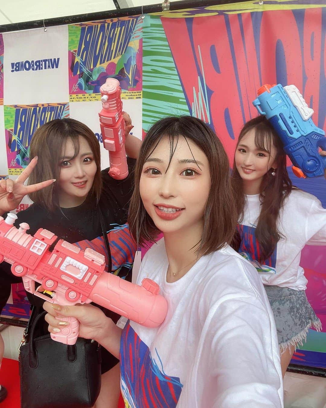 水池愛香さんのインスタグラム写真 - (水池愛香Instagram)「ウォーターボム日本上陸初開催！！ ということで、今日はウォーターボムプレイイベントに参加してきたよ！！ フワちゃんたちに水鉄砲で水かけられまくってびちゃびちゃになった🤣🤣 でもめっちゃ楽しかった！！  ウォーターボムの東京絶対行きたいーーー！！  #ウォタボムヤバイ #ウォーターボム #waterbombjapan #夏フェス #フェス」5月31日 20時04分 - mizuike_aika