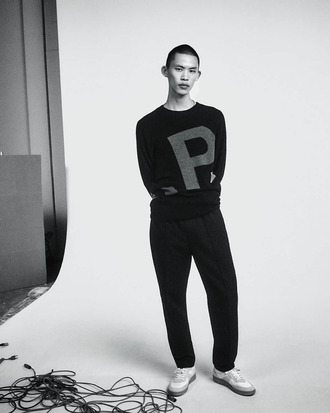 アーペーセーのインスタグラム：「A Pre Fall 2023 look signed A.P.C.   Photographed by @robingaliegue Directed & Styled by @suzannekoller  #APCParis」