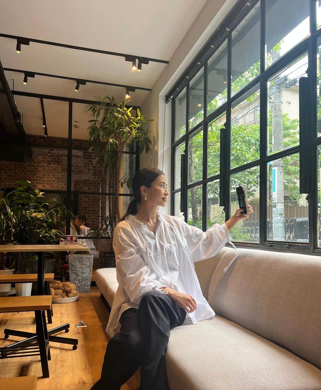 小嶋梨奈のインスタグラム：「今日のお仕事、🤳」