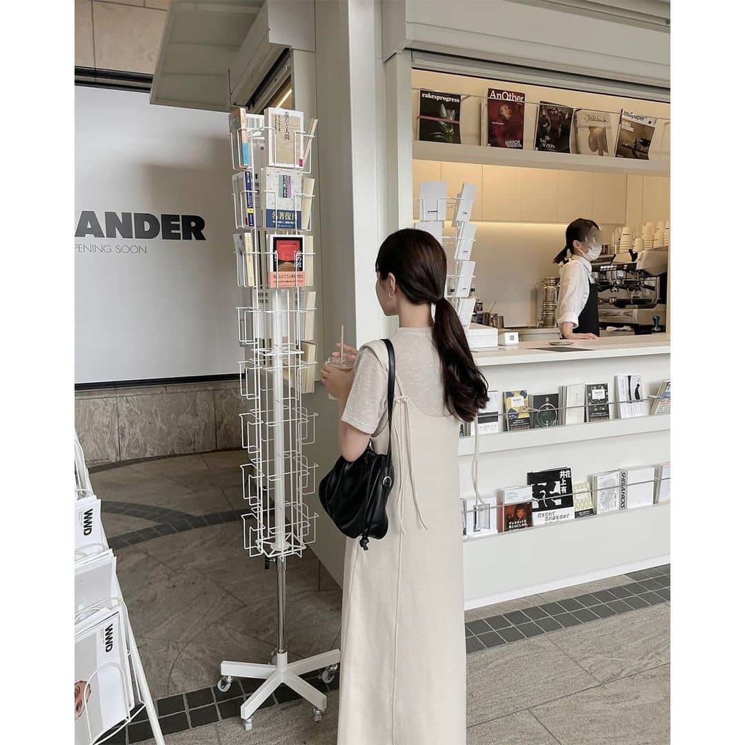 PATRA magazineさんのインスタグラム写真 - (PATRA magazineInstagram)「【京都に期間限定OPEN🖤JIL SANDERカフェ】  表参道でのPOPUPも大人気だったJIL SANDERカフェ☕️  JIL SANDER京都BAL店のオープンを記念してPOPUPショップ“ジル サンダー キオスク”がオープン💕  期間限定ドリンクも！  京都BALのエントランスの“ジル サンダー キオスク”は6月4日（日）まで💡 JIL SANDER京都BAL店は6月中オープン中予定です☕️  ＼ thank you 🦢 ／ @megu.03_03 / @mutto__ @8017hi / @__mnnk09 @___ponmk2___  今みんなの中で流行っている事やアイテムがあれば @patra__jp をタグ付けしてぜひ教えてね🔔  皆さんのすてきな投稿をぜひ紹介させてください！  #ジルサンダー  #JILSANDER  #ジルサンダーカフェ」5月31日 12時00分 - patra__jp