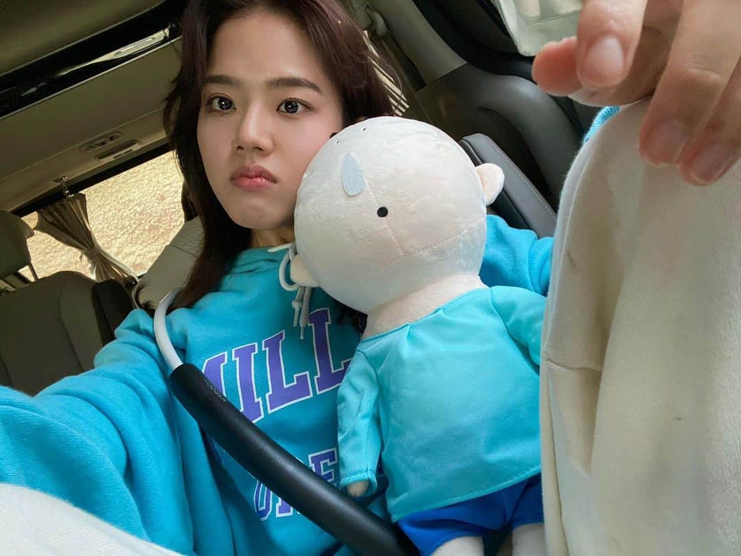 のインスタグラム：「그리고 저 맹구랑 커플룩이지뭡니까~🤷‍♂️」