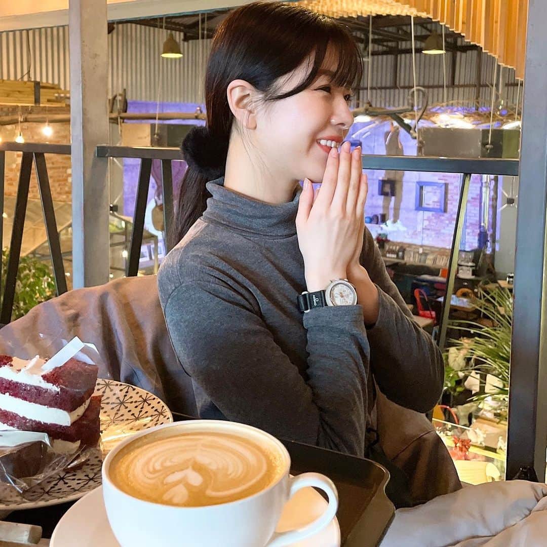中西香菜のインスタグラム：「にこにこにこにこ☺️ 姉が撮ってくれる写真は笑ってばっかり☺️👏」