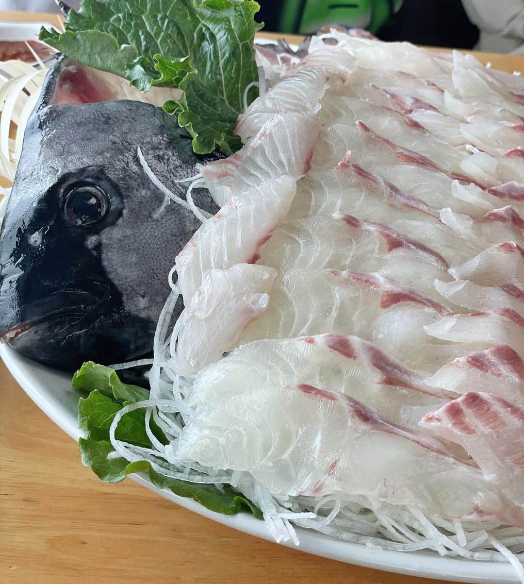 シン・ダウンさんのインスタグラム写真 - (シン・ダウンInstagram)「. 친정식구들과 함께한  엄마아빠 제주도 칠순 여행 zip-🌴 제주도 꽃 다 뜯어 먹고 온 홀리👶🏻  홀리를 만나고 더 가족의 애틋함을 느껴요 엄마없으면 난 홀리 못키워….🫥🫠ㅋㅋㅋㅋㅋㅋㅋㅋㅋㅋㅋㅋ   #신난다은👩🏻」5月31日 12時10分 - shindandan_