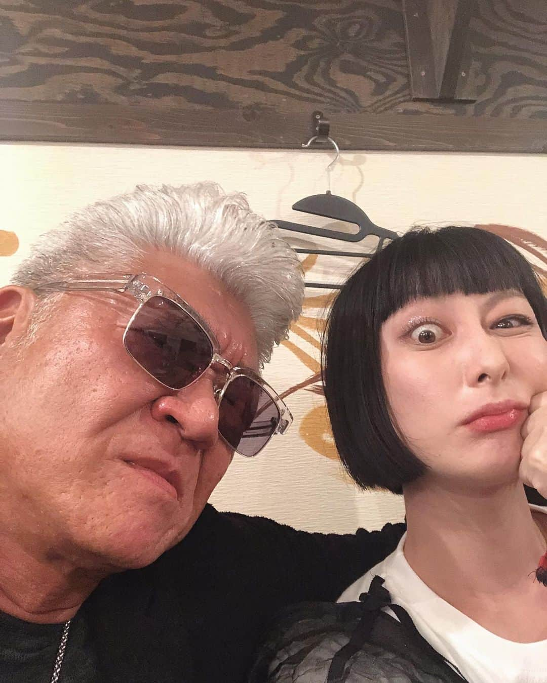 鳥居みゆきさんのインスタグラム写真 - (鳥居みゆきInstagram)「世界禁煙デー  小沢仁志さんと禁煙について一服しながら考えた #世界禁煙デー  #顔面凶器」5月31日 12時25分 - toriimiyukitorii