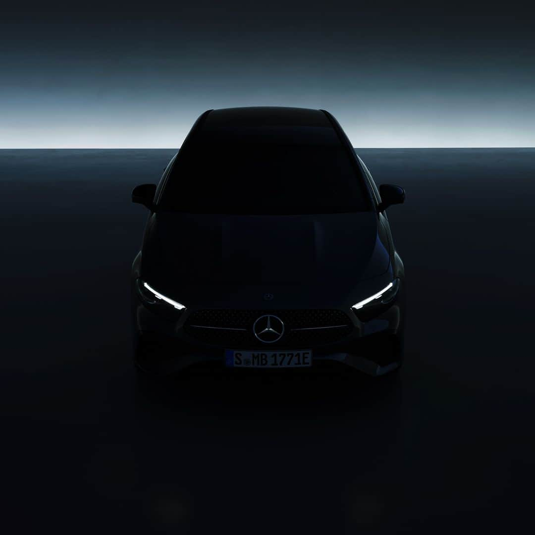 Mercedes-Benz Thailandさんのインスタグラム写真 - (Mercedes-Benz ThailandInstagram)「Stay tuned!  #MercedesBenz #MercedesBenzThailand #CompactCar」5月31日 13時00分 - mercedesbenzthailand