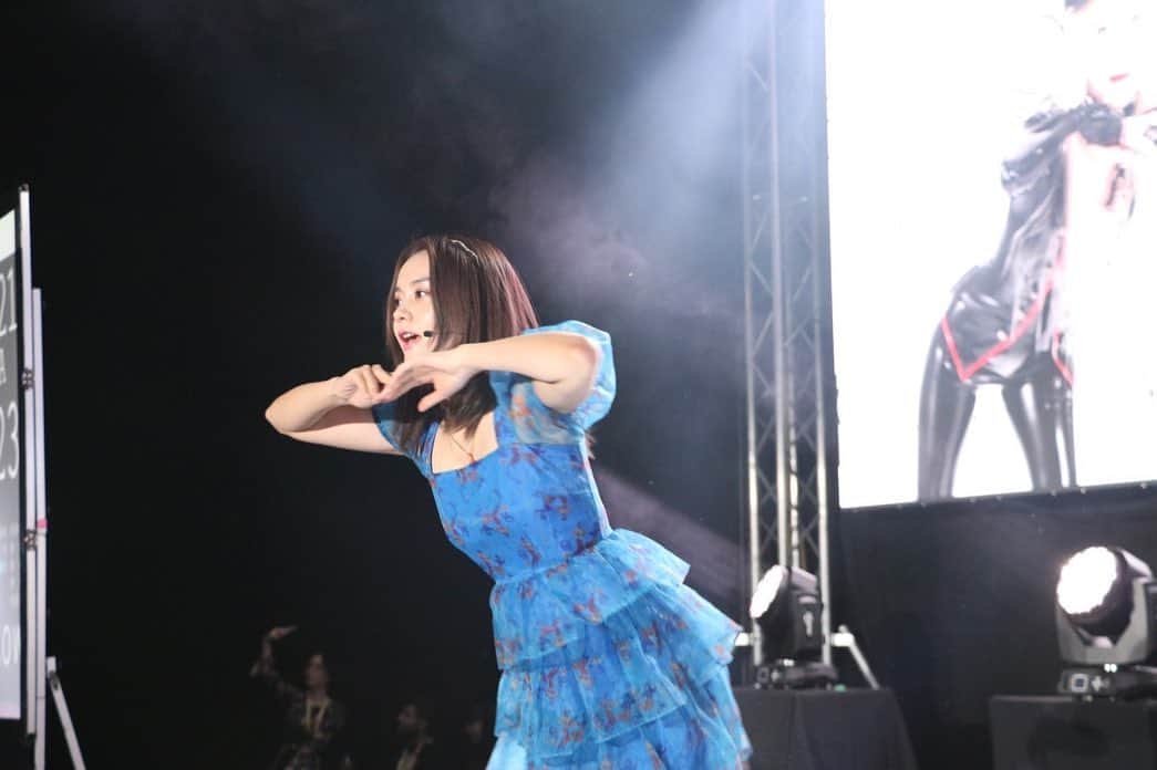 のインスタグラム：「🏰 @magnificon_expo Day2! この日は朝からのライブだったのに沢山のagentsの皆んなが来てくれて心が温かくなった♥️Polandの街並みも人も皆んな素敵でした😌また行きたい🤍Thank you Poland agents🇵🇱👏🏻  LuLa  #FEMM #poland #krakow #magnificon2023」