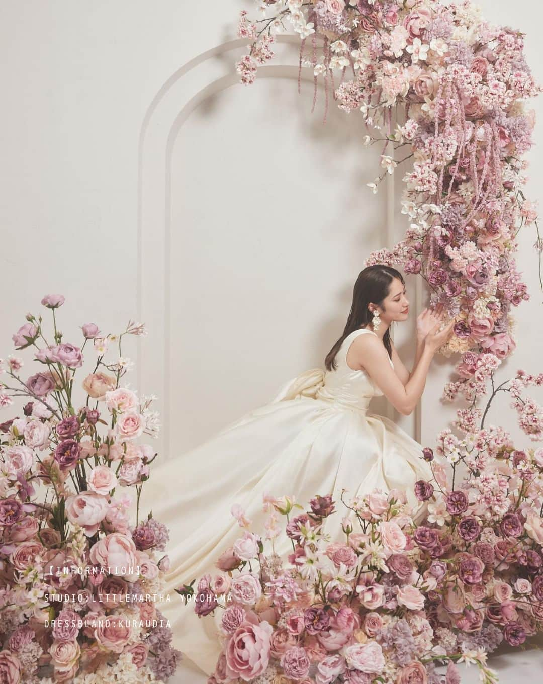 ♡プラコレWedding·⋆*さんのインスタグラム写真 - (♡プラコレWedding·⋆*Instagram)「. @placole_dressy【#DRESSY花嫁 】 【#プラコレ】をつけて投稿&フォローしてね♩ . ＝＝＝＝＝＝＝ . 先日ディズニープランを発表したスタジオ @littlemartha_yokohama さまの 本格的なセットをご紹介✨  選べるドレスは @kuraudia.weddingdress さまの 人気ブランド最新コレクションから👗  バリエーション豊かなスタジオセットでの撮影 色々な世界観を表現できて魅力的ですよね🫧  あなたはどんなスタジオで撮影してみたいですか？ . ＝＝＝＝＝＝＝＝ 👗photo by... @kuraudia.weddingdress さま @littlemartha_yokohama さま ＝＝＝＝＝＝＝＝ . 『#DRESSY花嫁』『#プラコレ』の ハッシュタグをつけて写真をUPしてね✦ 花嫁アプリ『DRESSY by プラコレ』の 記事に掲載＆リグラムされるかも♩ . みなさまからのいいねや保存 コメントをお待ちしています♥ 「このウェディングドレス可愛い！」 「ヘアスタイルも気になる！！」 「今の花嫁さんの流行りは！？」etc. . ＝＝＝＝＝＝＝＝ 花嫁アプリでは、 プロのアドバイザーに結婚式の相談を何度でも♡ ウェディングドレスの記事や、 自分のウェディングレポを残せちゃう♡” . >>>TOPのURLからcheck ⋈ @placole_dressy >>>結婚のご相談は プラコレウェディングアドバイザーへ♡ @wedding_adviser >>>ウェディングレポを残したいなら、 farny by プラコレをcheck ✎ @farny_wedding >>>花嫁準備に欠かせないアイテムをお探しなら placole & dressy Beauty をcheck ❁ @dressy_beauty_ >>>素敵なドレスに出会いたい花嫁さま♡ @dressyonline_をcheck >>>おしゃれなファミリーフォトは ドレシーベイビーをcheck 𓏸 @dressy.baby >>>鎌倉にOPEN”お花とドレスと紅茶のカフェ” @dressyroom_teaをcheck𓌉𓇋 . ＝＝＝＝＝＝＝＝＝＝＝＝＝＝＝＝ . #プレ花嫁 #卒花 #花嫁 #卒花嫁 #結婚 #結婚式 #試着レポ #farnyレポ #2023秋婚 #2023冬婚 #2024春婚 #2024夏婚 #カラードレス試着 #ドレス試着 #ドレス試着レポ #ドレス選び #クラウディアドレス #フォトスタジオ #ディズニーウエディングドレスコレクション #スタジオフォト #スタジオ撮影 #リトルマーサ #リトルマーサ横浜店 #クラウディア #disneyweddingdresscollection #disneydress」5月31日 13時18分 - placole_dressy