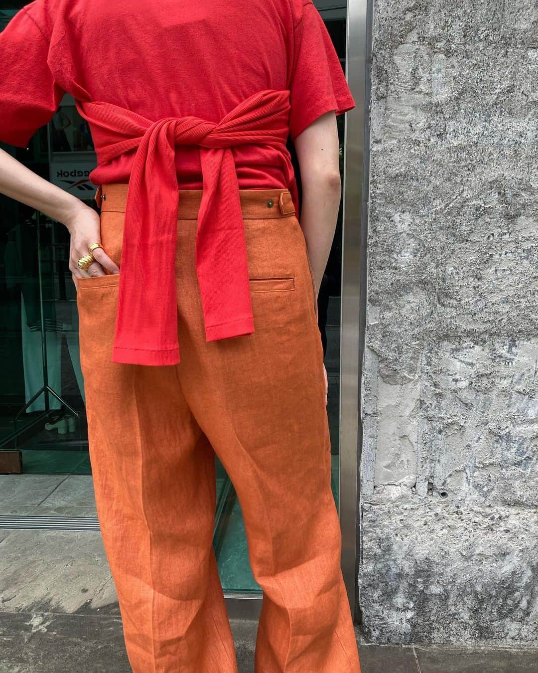6(ROKU) OFFICIALさんのインスタグラム写真 - (6(ROKU) OFFICIALInstagram)「・  6  hemp pants ¥27,500- tax in  ＜INSCRIRE for 6＞cotton terco set ¥26,400- tax in  vintage T-shirt ¥7,480- tax in  @sophiebuhai ring ¥79,200- tax in  @sophiebuhai ring ¥96,800- tax in  @sophiebuhai earring ¥128,150- tax in  #roku #inscrire #sophiebuhai」5月31日 13時44分 - 6______roku