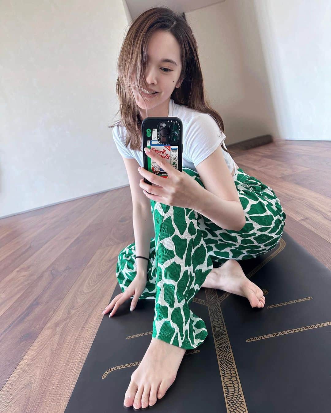 レイニー・ヤンのインスタグラム：「獻上五月的生活碎片🧩 願我們的六月都能獲得滿滿的幸福  #生活碎片 #告別五月」