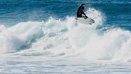 佐藤魁のインスタグラム：「. . . . . 🎥　@naoyakimoto   the little bird  #感謝  #アニッチャ note  #volcom#downforthis @volcomsurf  @volcomjapan @volcom #downforthis  #どこからきて  #何ができて   @adachi.keiyuseikeigeka#サーファーの為の整形外科　@dhdsurf @dhdsurfjapan @eyevan_official  @eyevol_official @maneuverline.surf.jp  @octopusisreal @futurefins  #bullz.inc  #感じる #surf  #気持ち　#満ちる #もとめていること #ride nolimettoyou」